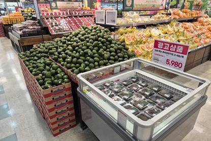 Emart offers pre-ripened avocados alongside bulk unripened fruit