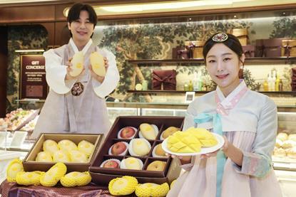 Shinsegae Department Store Lunar New Year gift set Thai mangoes